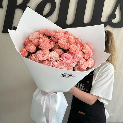 Букет кустовых пионовидных роз