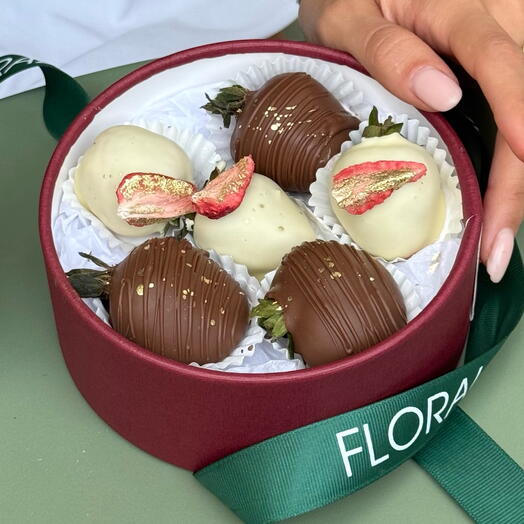 Клубника в шоколаде 5 штук