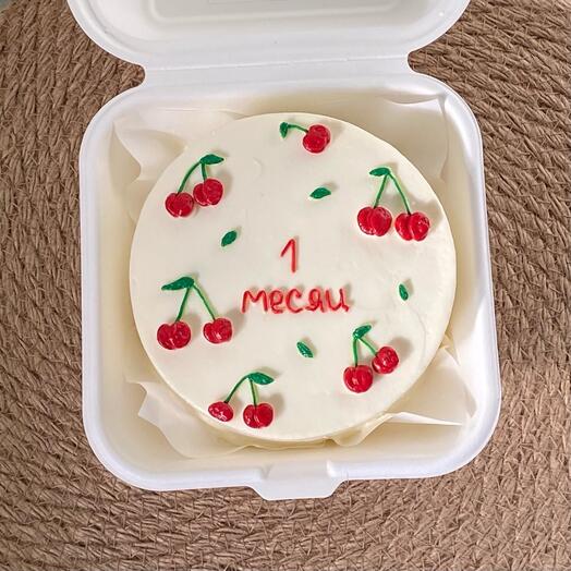 Бенто торт на 1 месяц с вишенками