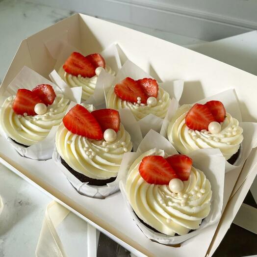Набор капкейков со сливочным кремом 6 шт. в подарок