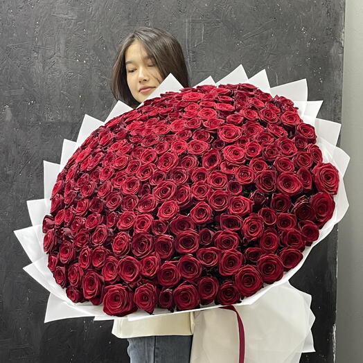 Огромный букет роз🌹