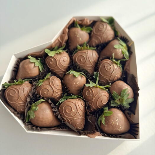 Клубника сердце молочная