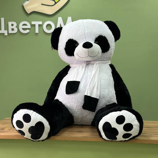 Большая пандочка в шарфе