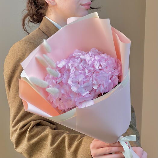 Розовое облачко  — нежный букет из гортензии с лагурусом с доставкой в Москве
