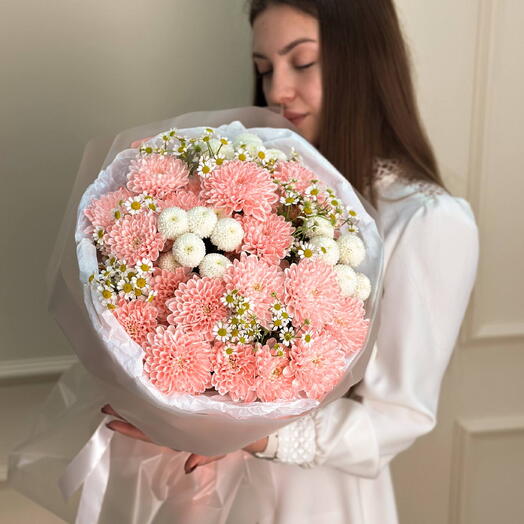 Букет розовых хризантем и ромашек 153