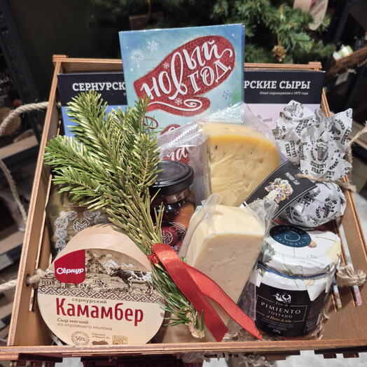 Подарочная корзина новогодняя