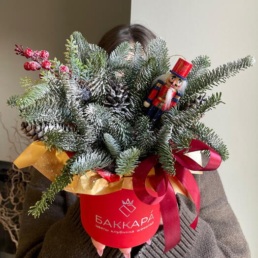 Новогодняя композиция для родных и близких с быстрой доставкой