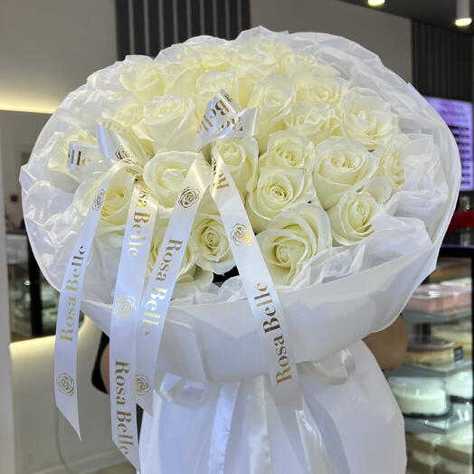 Белые розы 25шт