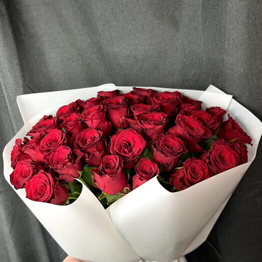 Букет из 31 красных роз