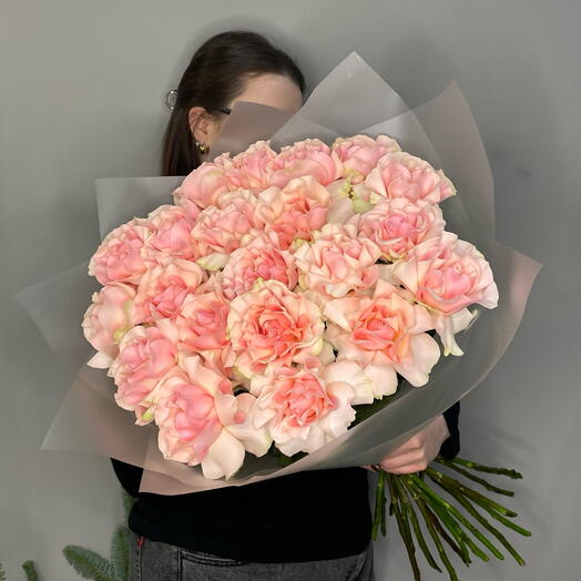 Французские розовые розы в упаковке 21
