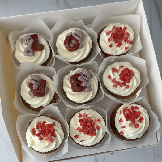 Набор капкейков на 14 февраля 9 штук