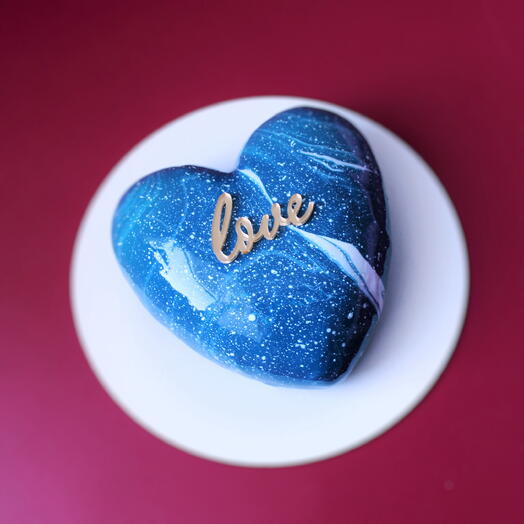 Торт космический сердце на 14 февраля в подарок с топпером «love»