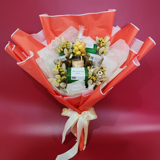 Букет кофейный для женщины ко дню Влюблённых