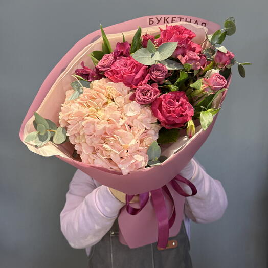 Bouquet "M". Cherry Lace