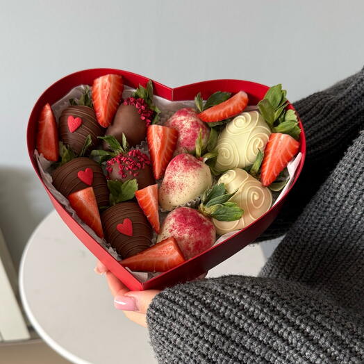Клубника в шоколаде в коробке сердце ♥️ 💌