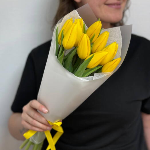 Букет желтых тюльпанов 9 штук
