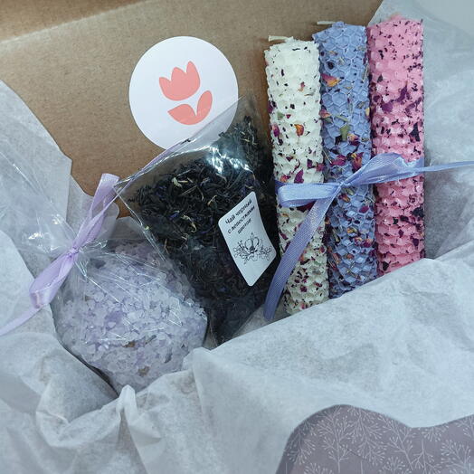 Подарочный набор со свечами, чаем и солью для ванн с лавандой. Подарок любимой / девушке / жене / коллеге / маме на 8 марта
