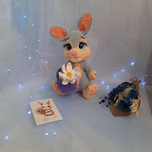 Зайка с корзинкой