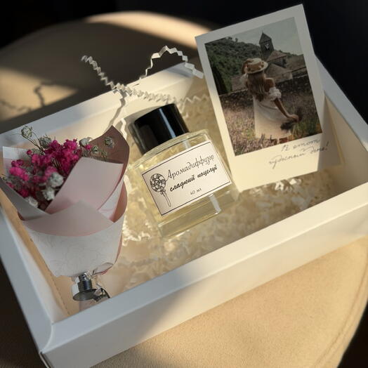 Весенний Комплимент" от MON AMIE CANDLE   IRIS