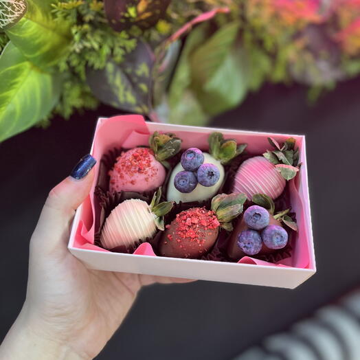 Клубника в шоколаде «Комплимент»