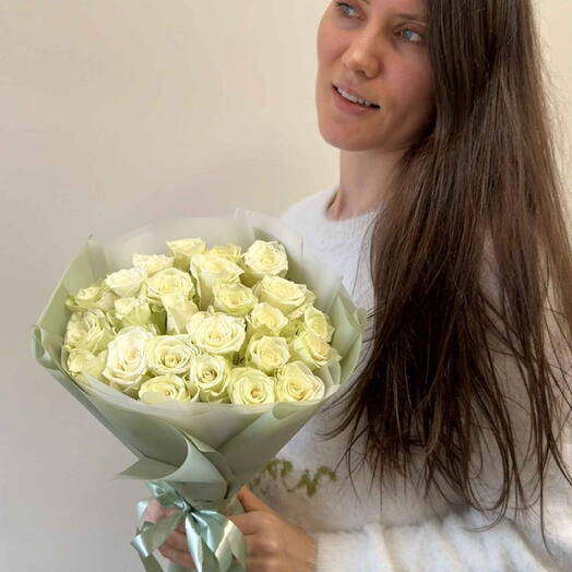 Букет из 25 белых роз афена