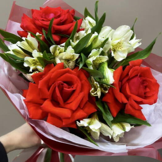 Французские розы с альстромерией 🌹