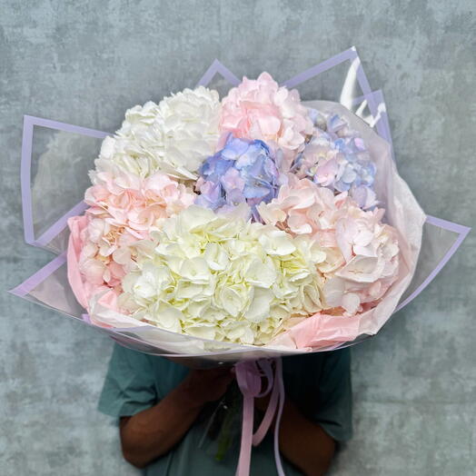 Гортензии в дизайнерской упаковке для нее на День рождение 💓🌸😍 цвет нежный