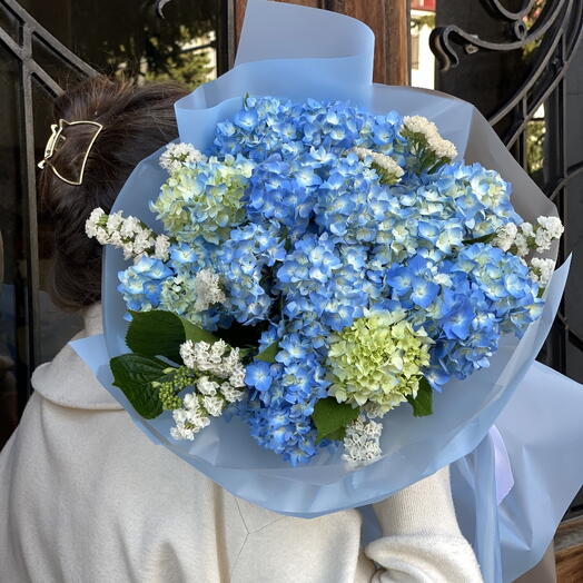 Sky blue, букет с гортензиями