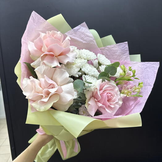 Букет розовых роз