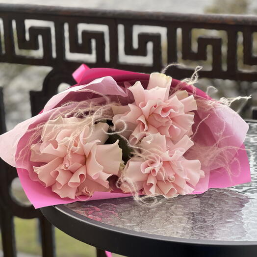 Французские розы и стифа🌸