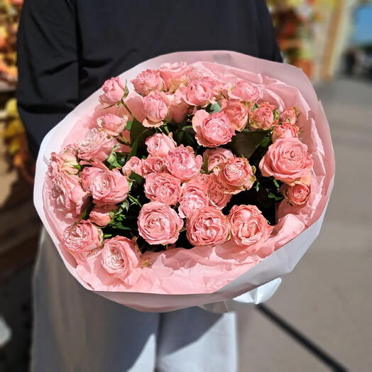 Нежный букет из 9 кустовых пионовидных роз