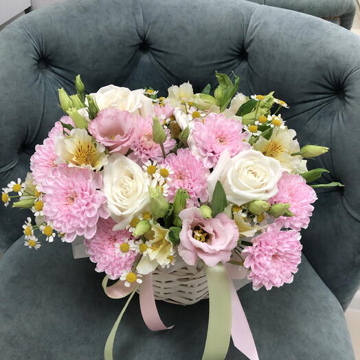 Нежная розовая композиция в корзинке 🌸Bloom room, ромашка, альстромерия, хризантема