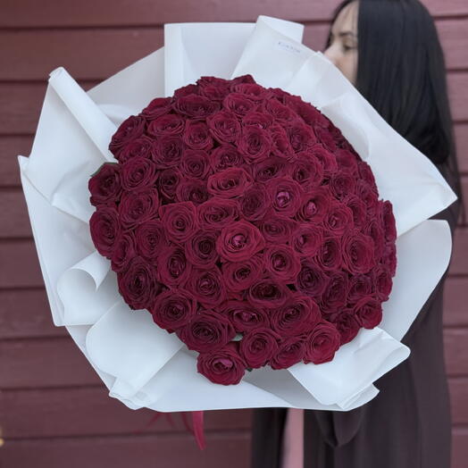 🔝Премиум букет «bloom room» из 51 красной розы + подарок от Vivienne Sabo — румяна MACARON