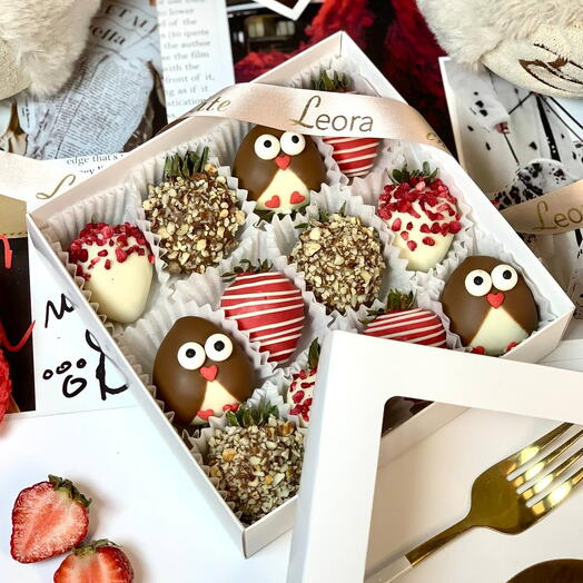 Клубника в Шоколаде 9-16 шт. Бельгийский шоколад Callebaut. Подарочный набор 5610.Leora chocolate