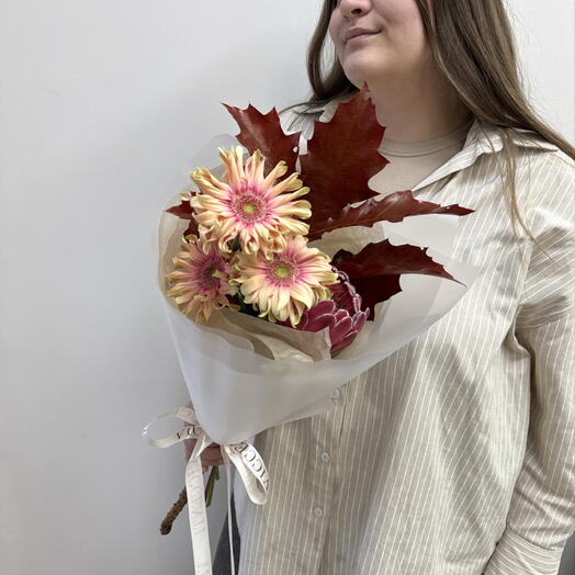 Букет из протеи, Гербер и листьев дуба