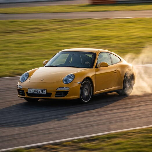 Подарочный сертификат «Заезд на Porsche 911 Carrera 4s» (1 сеанс, Гоночное такси)