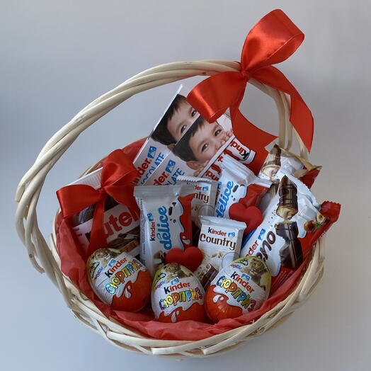 Корзина с Kinder в оформлении ♥️
Киндер сладости | Подарок любимой девушке
