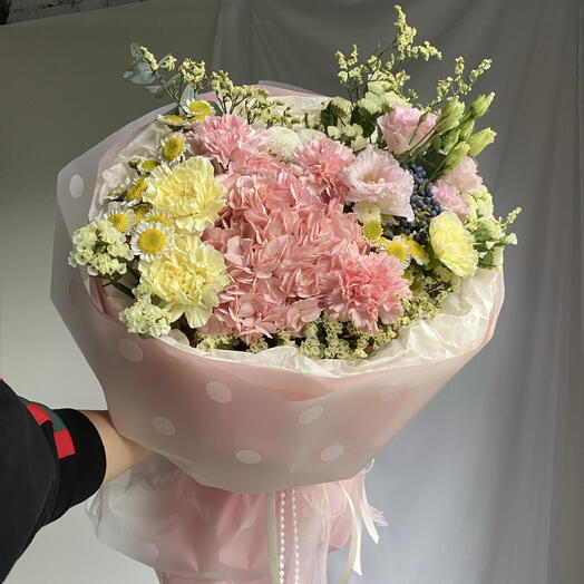 Букет из гортензий, диантусов, ромашек эустом🌸