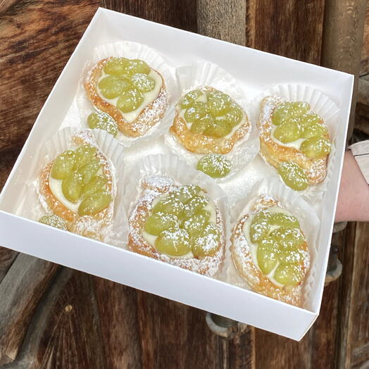 Des raisins d ete, слоеное пирожное с маскарпоне и виноградом, 6 пирожных