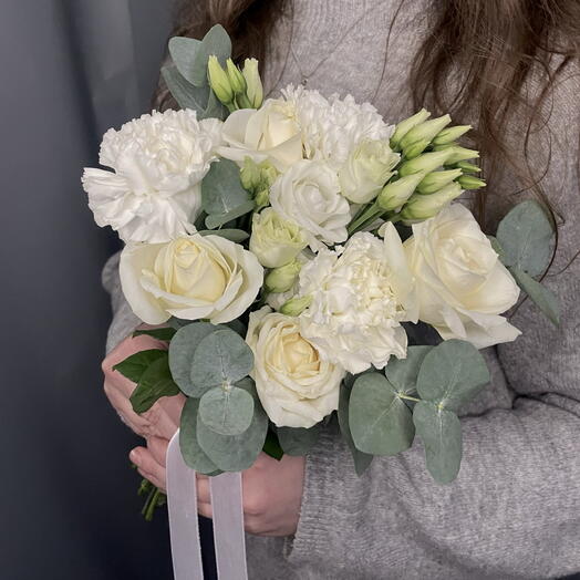 Букет невесты с белыми розами