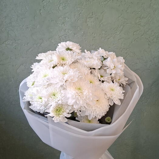 Букет из белых хризантем