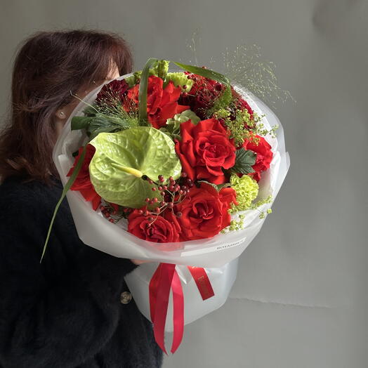 Букет гортензия, кустовая роза, паникум, роза, эустома