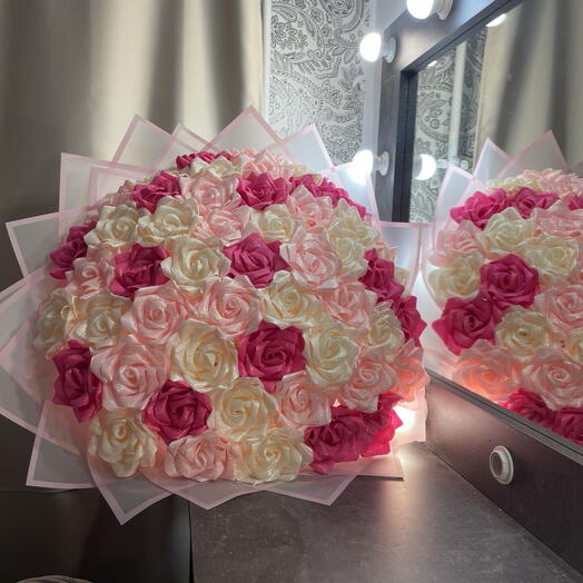 Букет из роз из атласных лент 💐