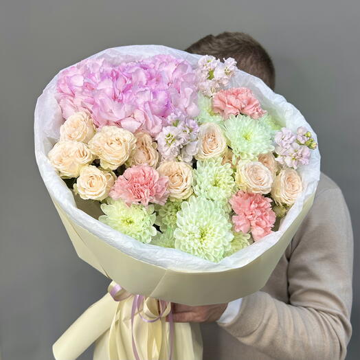 Букет пышный «Вторая весна🌸💕» с маттиолой, гортензией, диантусами, хризантемой кустовой