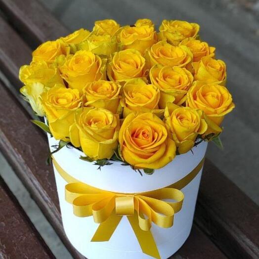 21 роза в шляпной коробке