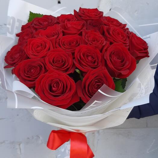 Букет красных роз Red Naomi 🌹🌹🌹