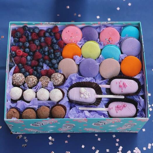 Коробочка со сладостями "SWEET TOUTH"