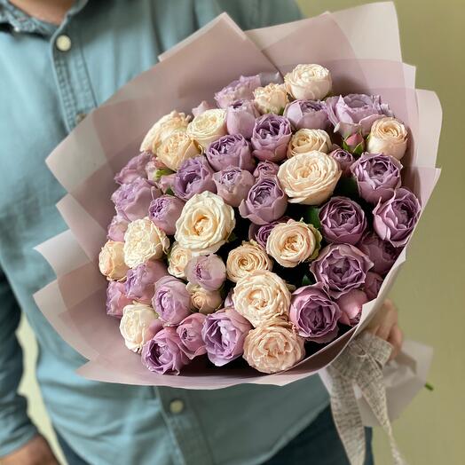 25 peony-shaped roses in designer packaging