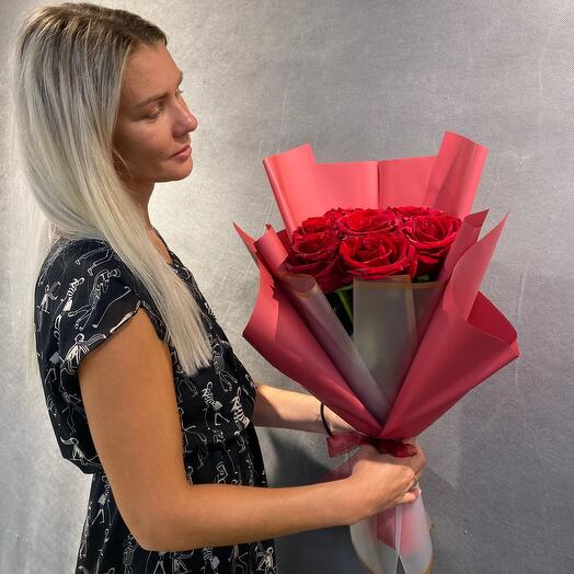 Ramo clásico con Rosas rojas
