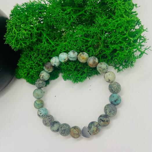 Pulsera de jaspe verde hecha a mano del diseñador